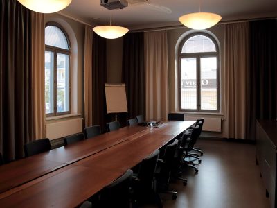 Interieur van Bestuurskamer in Vergadercentrum Het Hofje