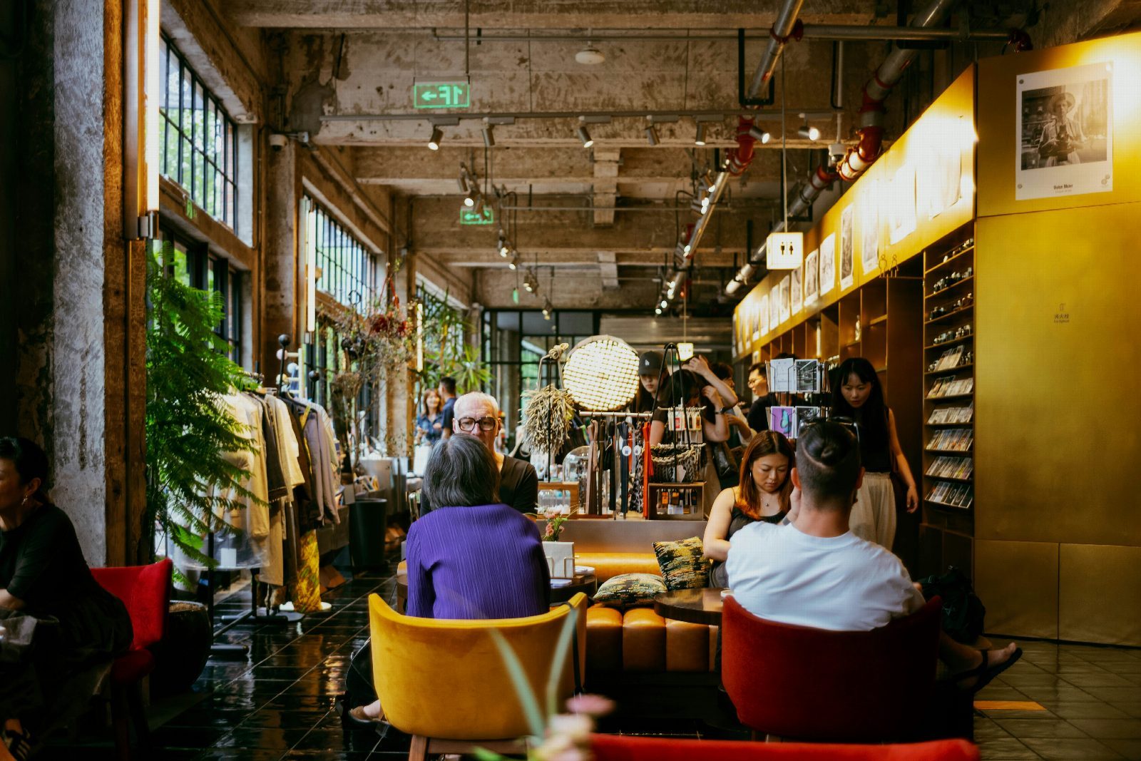 Interieur van Ontmoetingsruimte in Multifunctioneel centrum De Regenboog